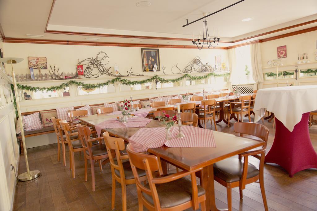 Heinsens Ellerbek Bed & Breakfast Exterior photo