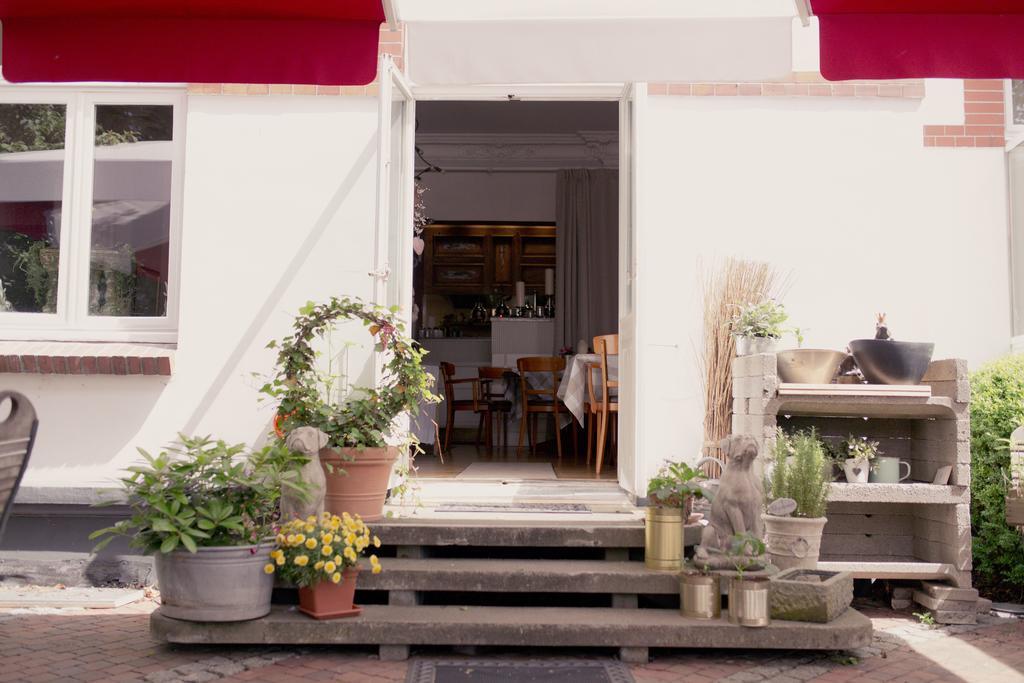 Heinsens Ellerbek Bed & Breakfast Exterior photo